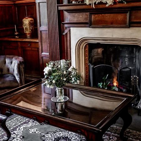 Woodborough Hall Buitenkant foto